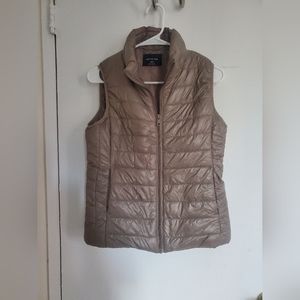 Active USA vest size medium